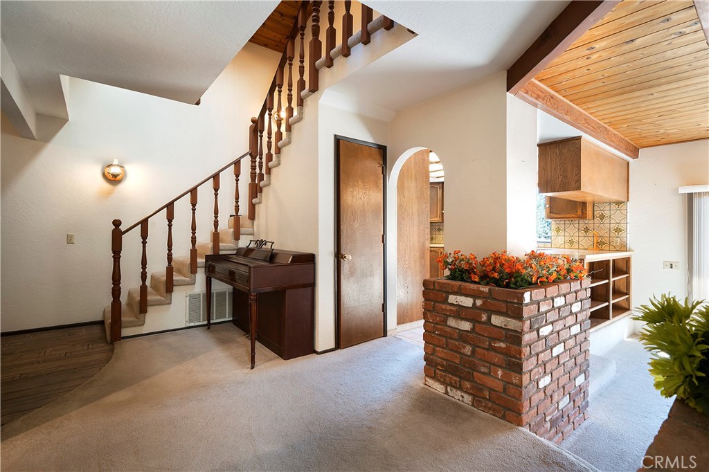 1346 McDonald Road Fallbrook, CA 92028 - Photo 12 of 33 a view of entryway and hall