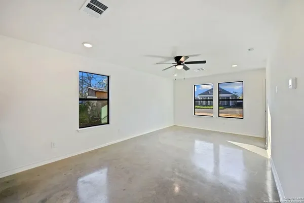 $1,500 | 545 Delmar Street, Unit 102, San Antonio, TX 78210