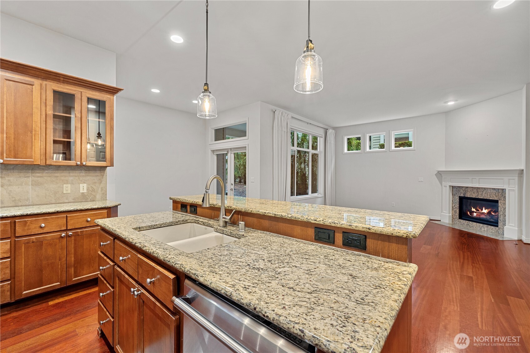 2422 Northeast Davis Loop Issaquah, WA 98029 - Photo 15 of 40