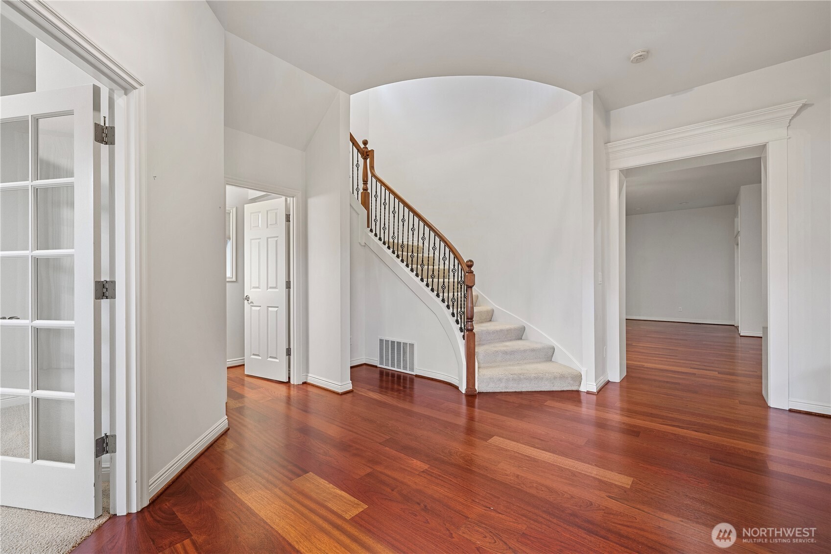 2422 Northeast Davis Loop Issaquah, WA 98029 - Photo 3 of 40