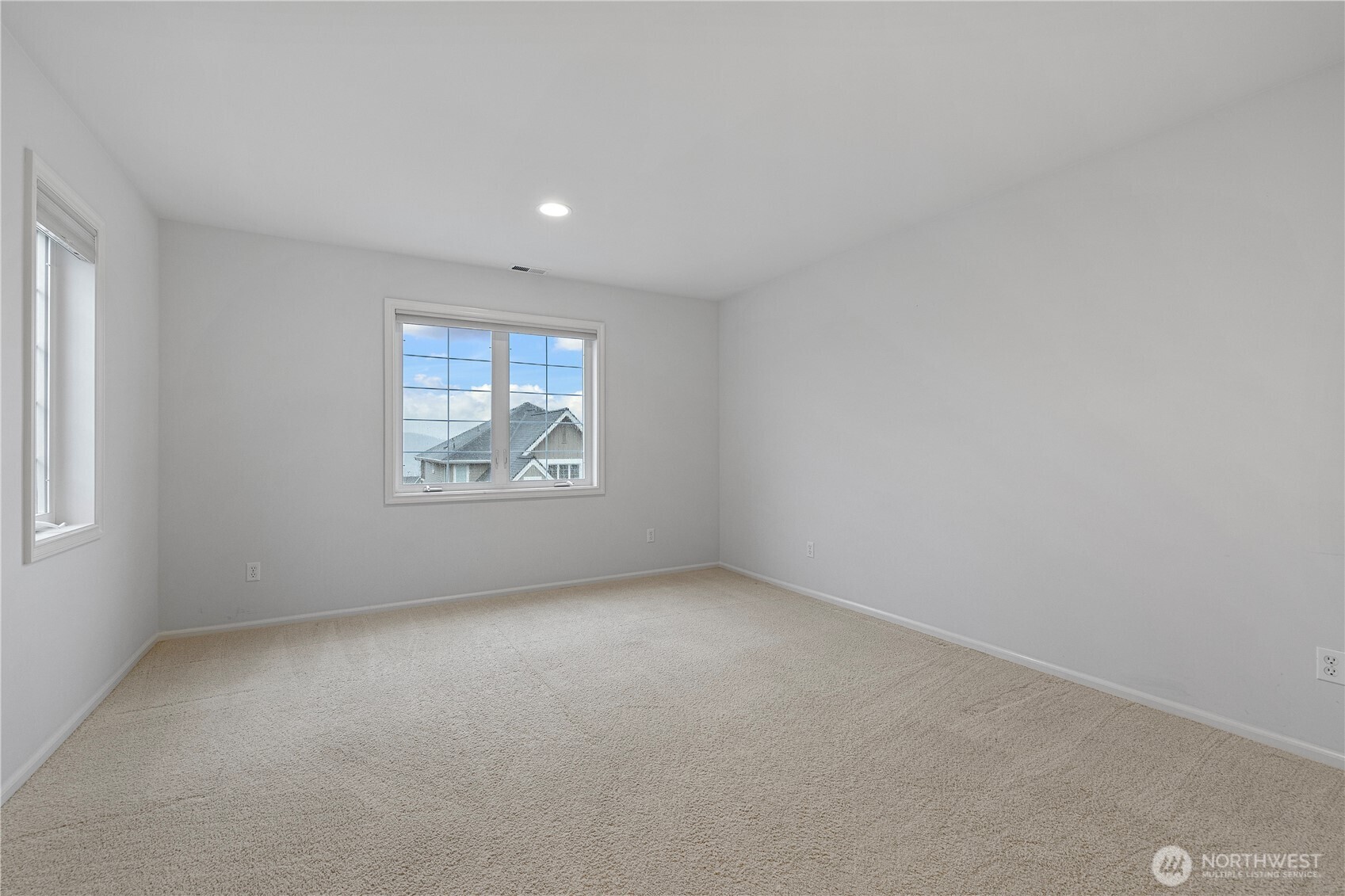 2422 Northeast Davis Loop Issaquah, WA 98029 - Photo 37 of 40