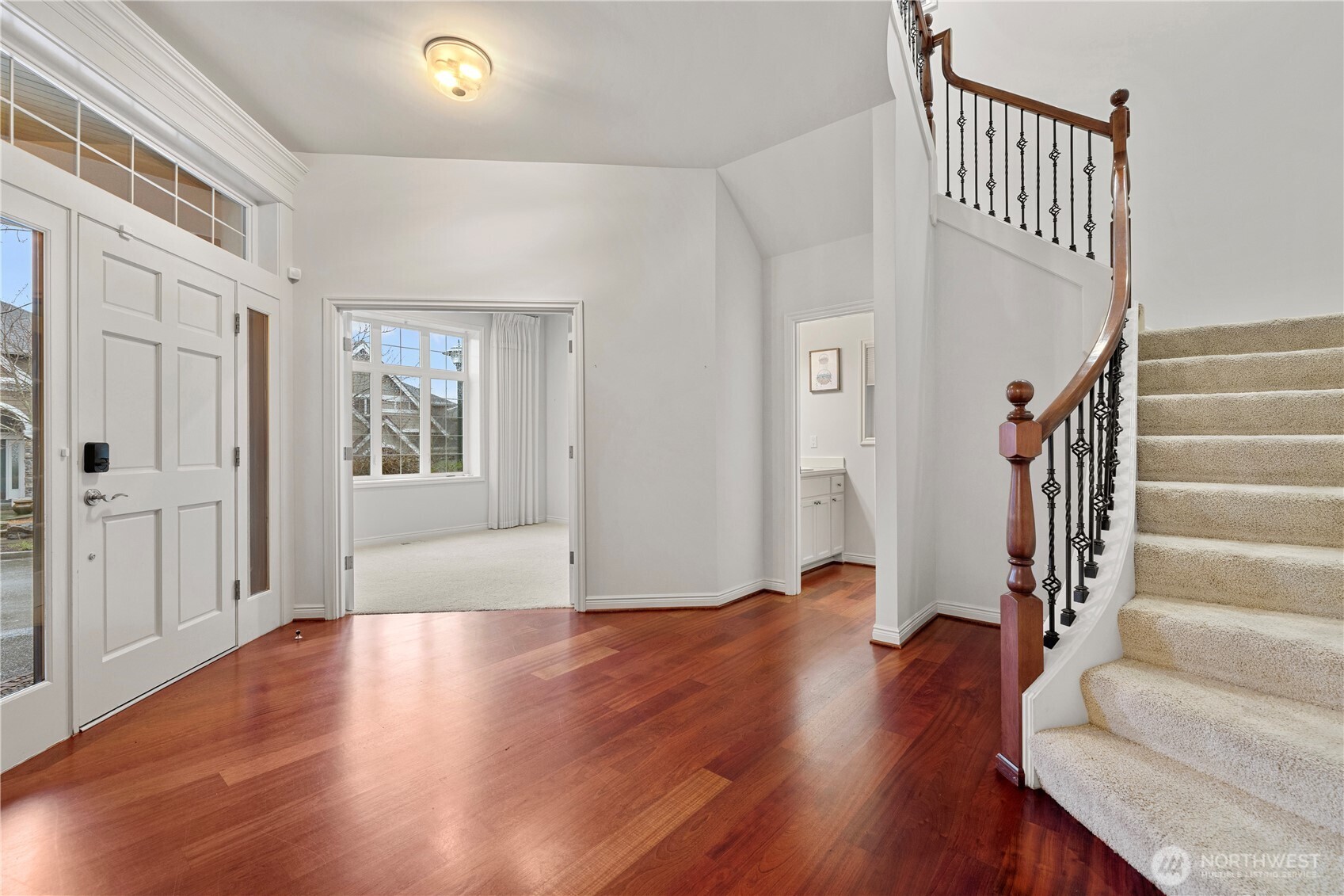 2422 Northeast Davis Loop Issaquah, WA 98029 - Photo 4 of 40