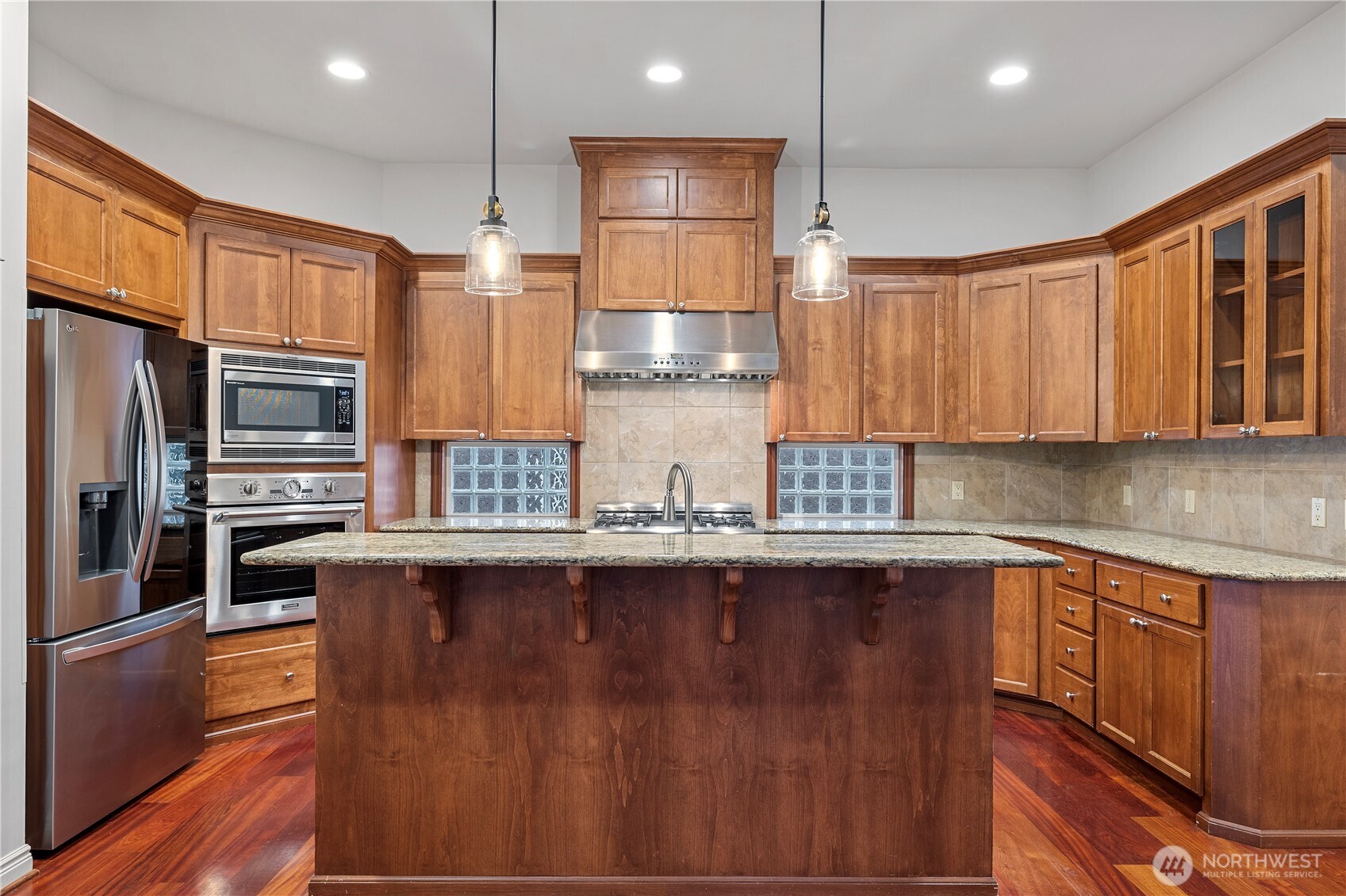 2422 Northeast Davis Loop Issaquah, WA 98029 - Photo 10 of 40