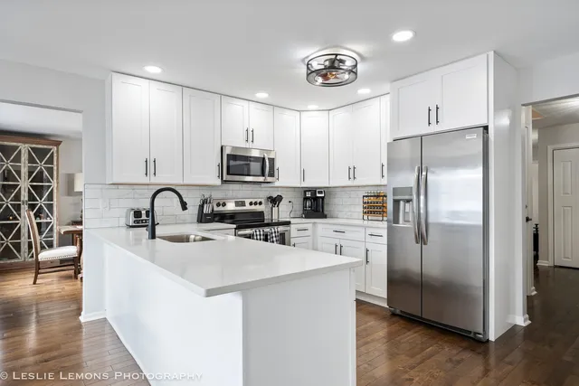 $649,000 | 398 Woodlane Court, Wood Dale, IL 60191