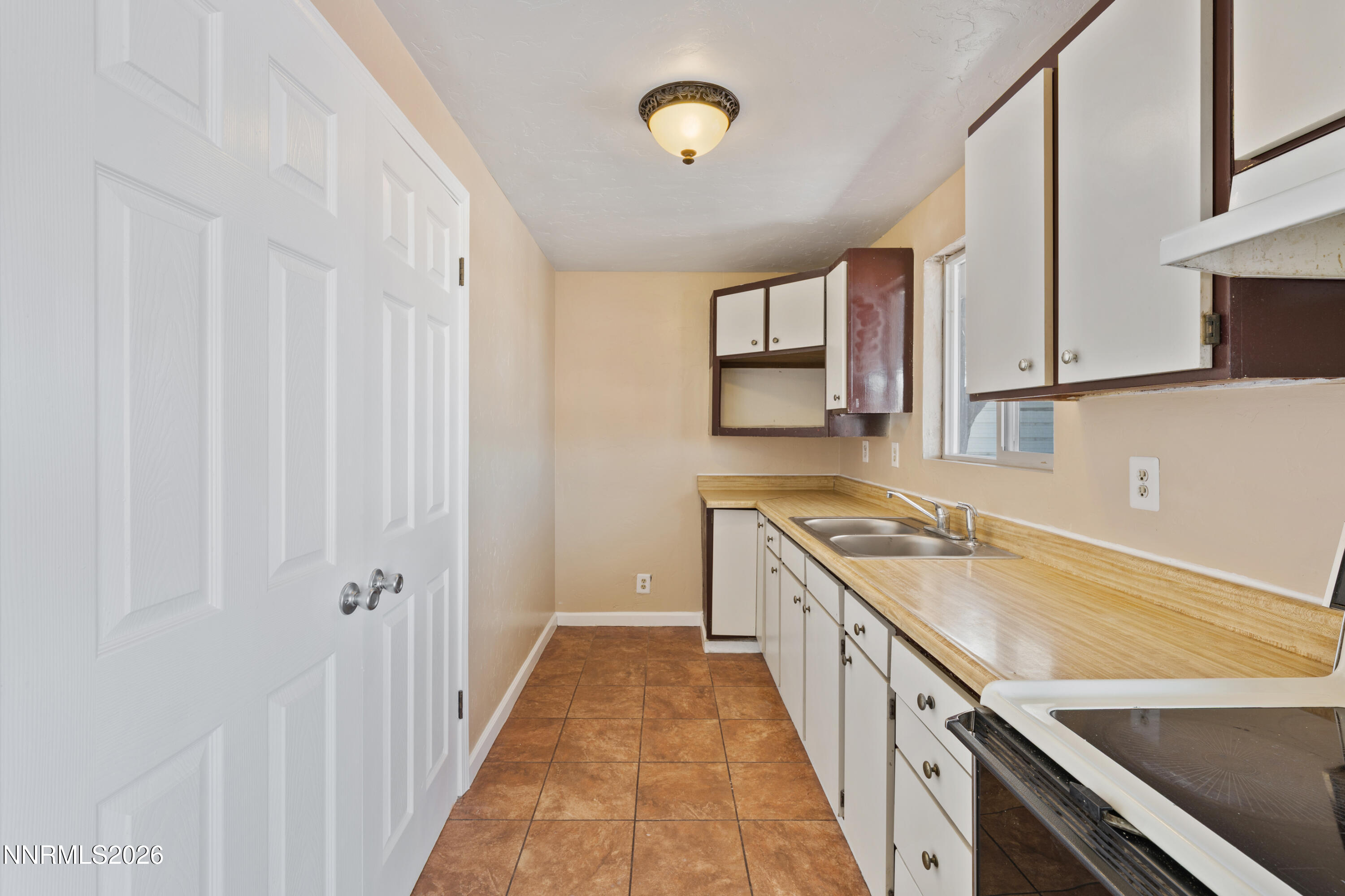 9035 Fremont Way Reno, NV 89506 - Photo 10 of 44