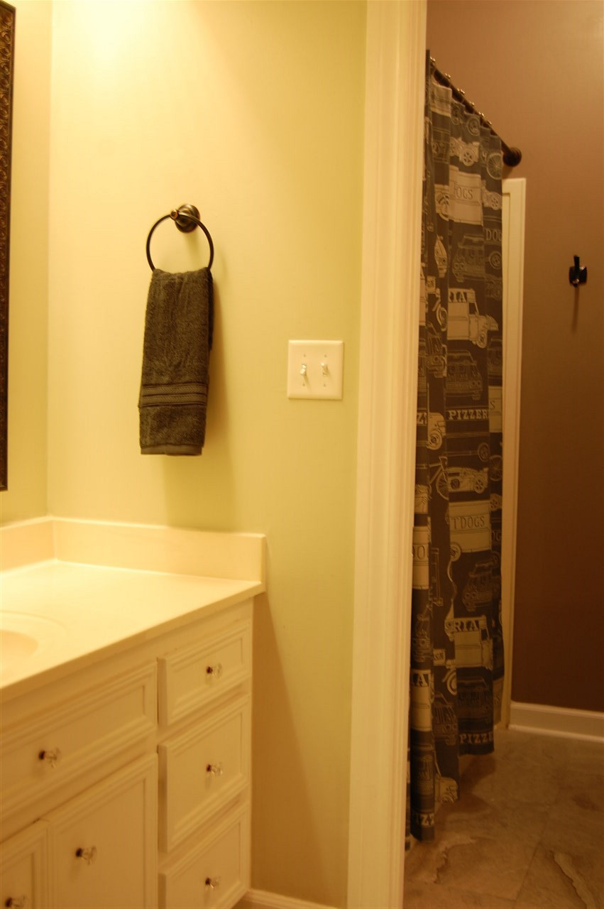 111 Northbay Place Madison, MS 39110 - Photo 32 of 35 Full Bath with 2 separate vanities
