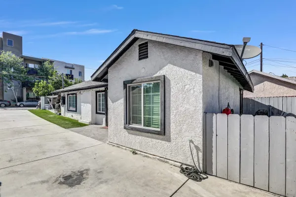 $980,000 | 515-517 63rd Street, San Diego, CA 92114