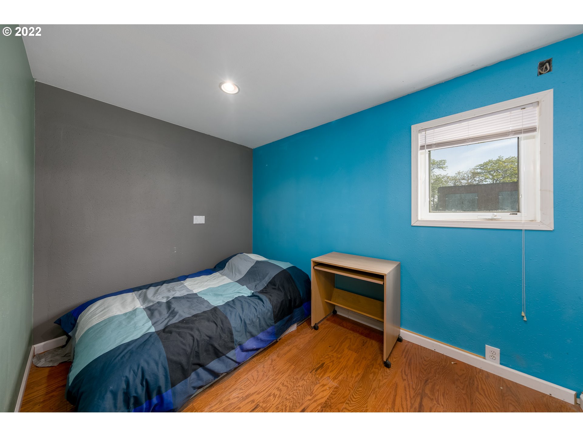 1710 State Road Mosier, OR 97040 - Photo 13 of 32 Bedroom