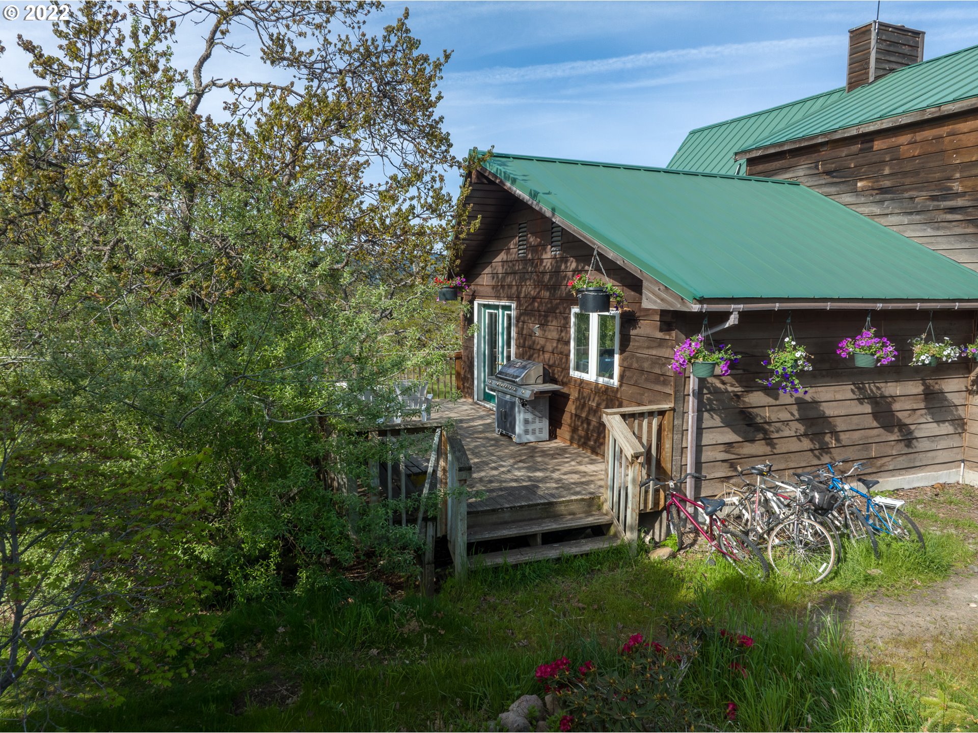 1710 State Road Mosier, OR 97040 - Photo 24 of 32 Deck