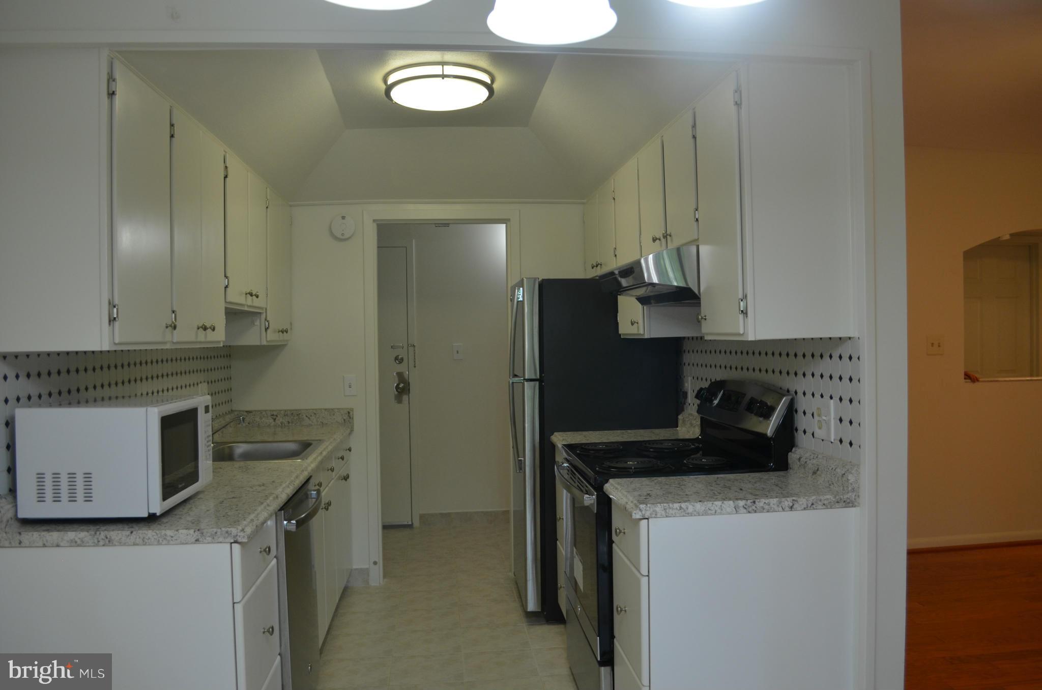 2210 Castle Rock Square, Unit 21C Reston, VA 20191 - Photo 12 of 23 Kitchen