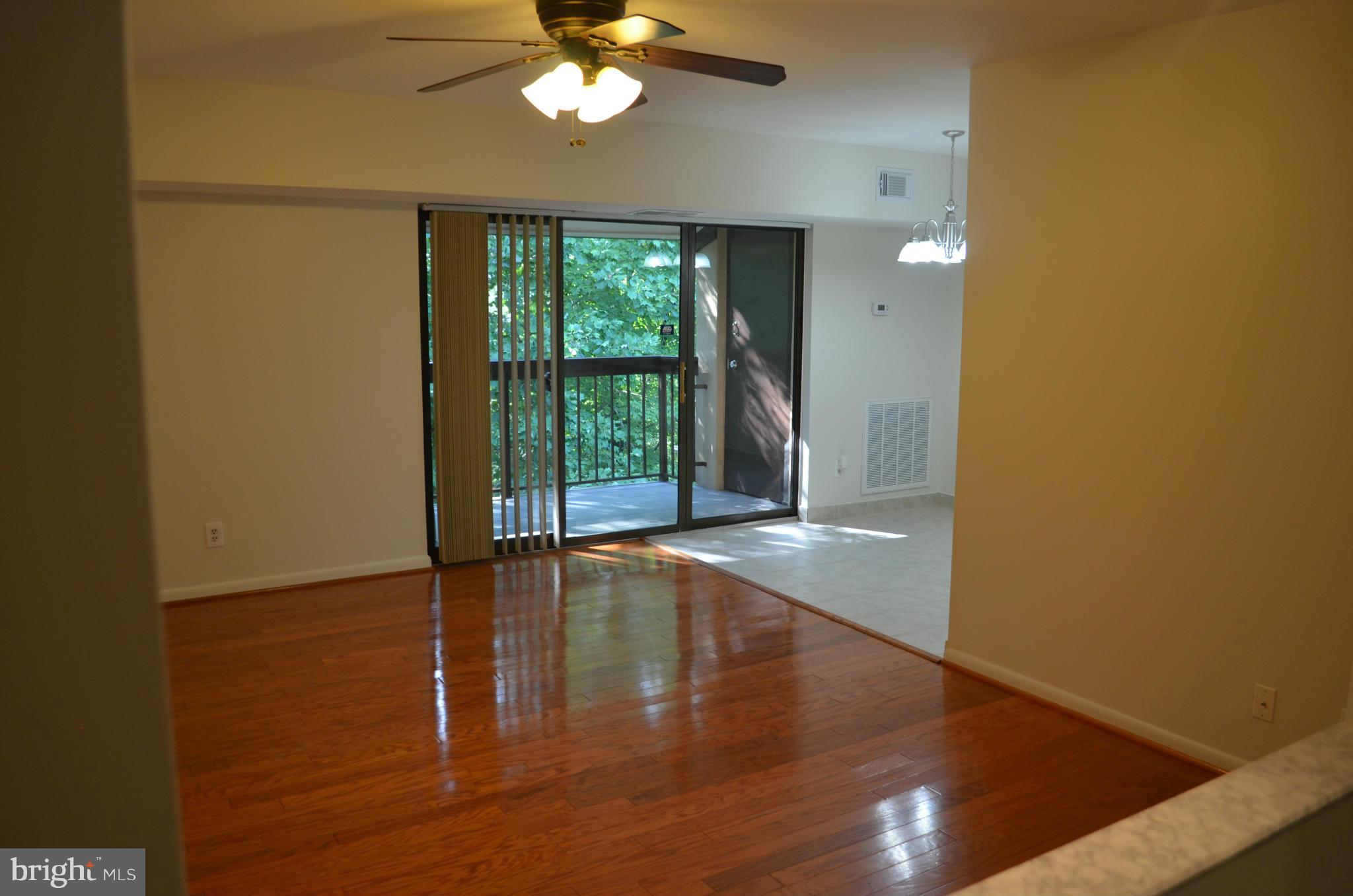 2210 Castle Rock Square, Unit 21C Reston, VA 20191 - Photo 8 of 23 Living Room