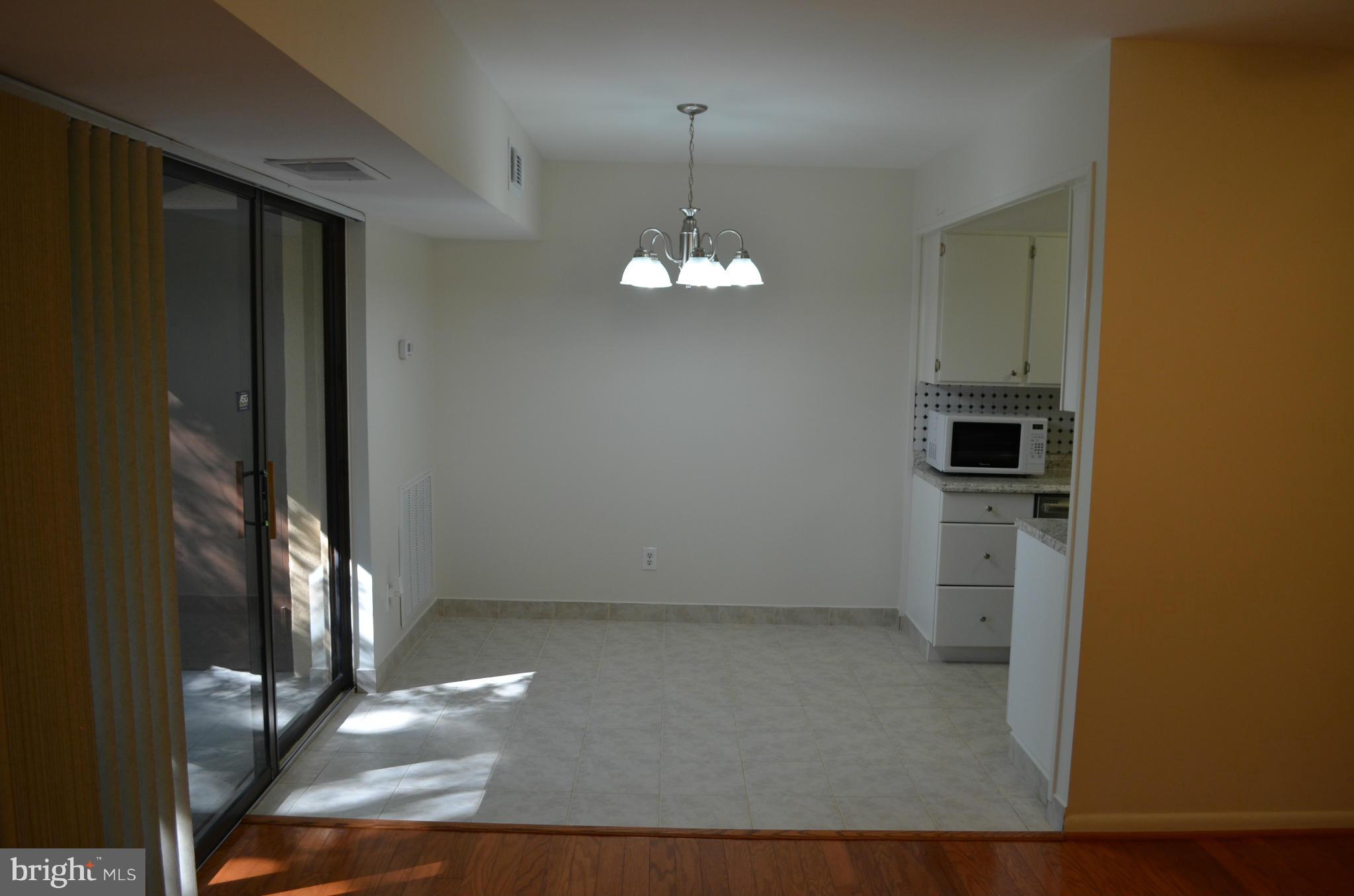 2210 Castle Rock Square, Unit 21C Reston, VA 20191 - Photo 9 of 23 Dining Room