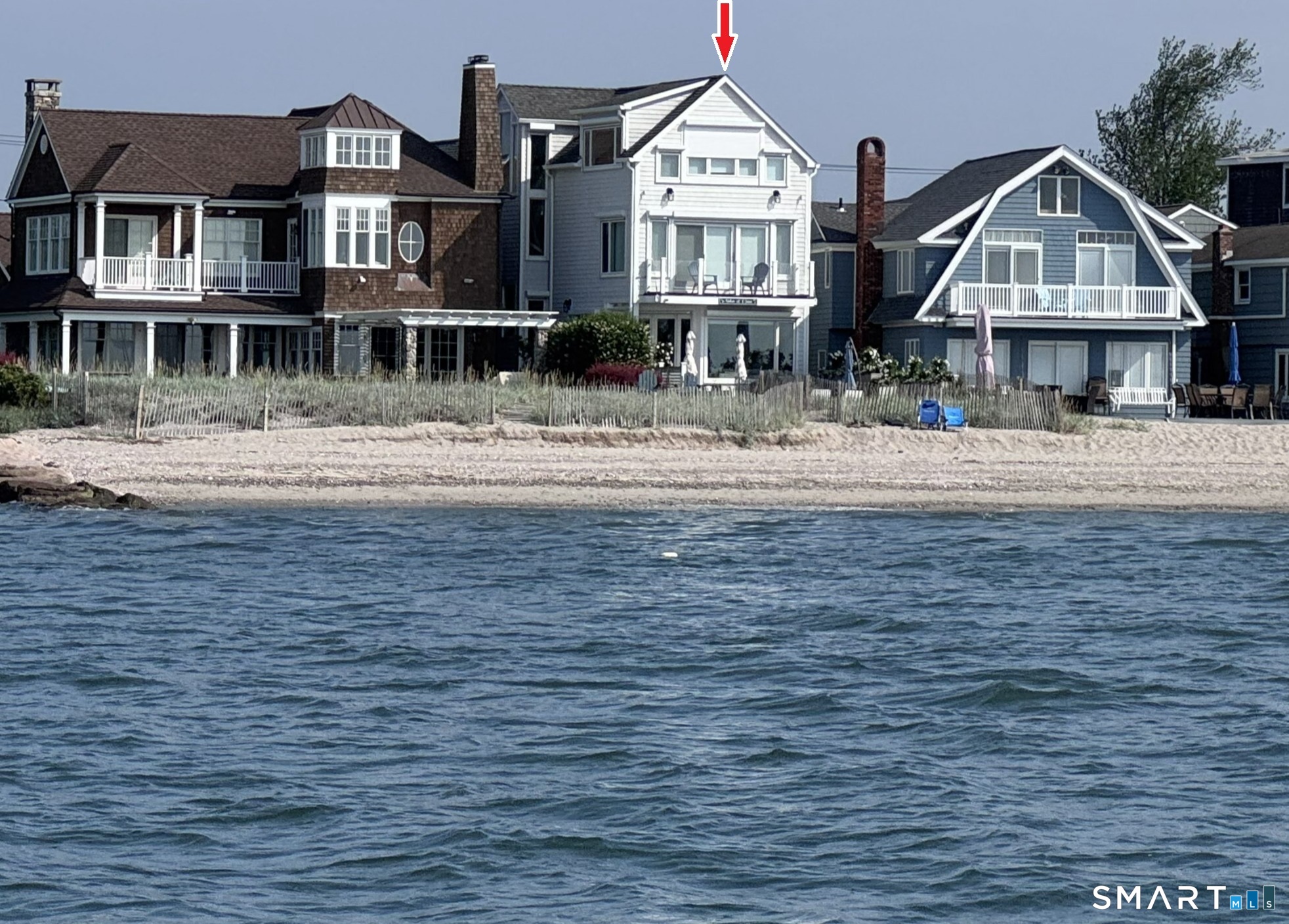 Direct waterfront with beach - the best of New England!