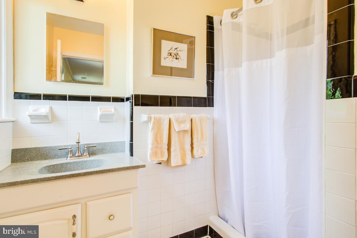 6101 Broad Branch Road Northwest Washington, DC 20015 - Photo 23 of 40 Principal bathroom (shower)