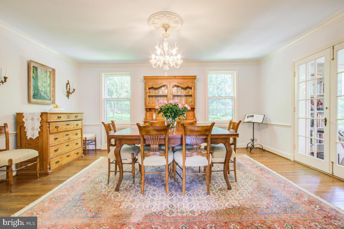 6101 Broad Branch Road Northwest Washington, DC 20015 - Photo 9 of 40 Dining room