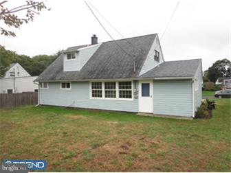 89 Long Loop Road Levittown, PA 19056 - Photo 11 of 12 Exterior Back