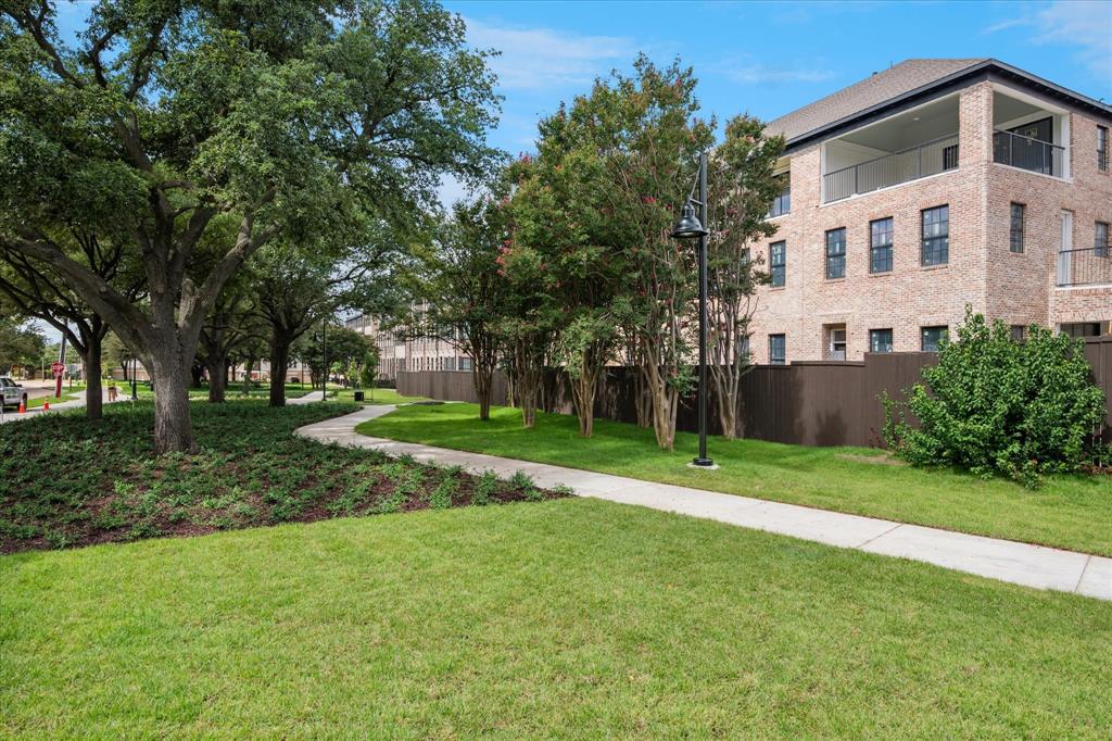 5029 Magnolia Street Addison, TX 75001 - Photo 23 of 25 View of home's community