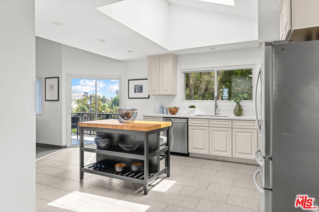 418 Talbert Street Playa del Rey, CA 90293 - Photo 13 of 34