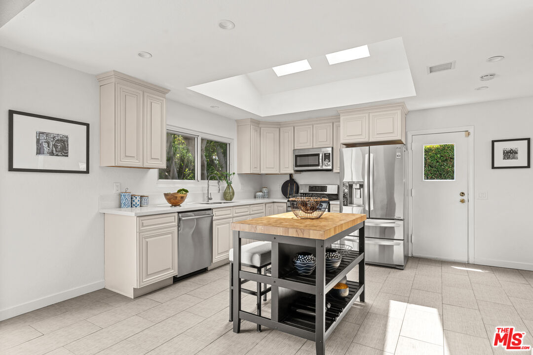 418 Talbert Street Playa del Rey, CA 90293 - Photo 14 of 34