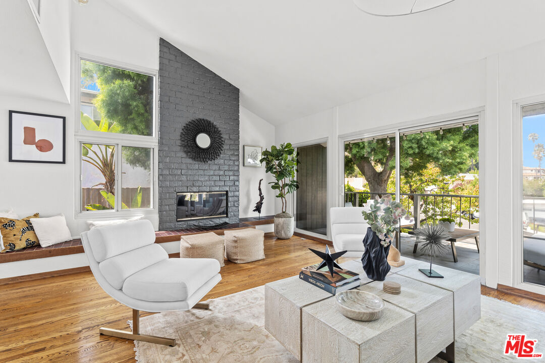 418 Talbert Street Playa del Rey, CA 90293 - Photo 5 of 34