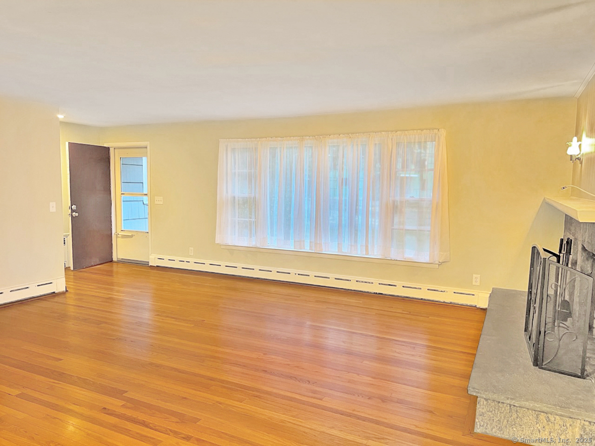 27 Westway Road Westport, CT 06880 - Photo 4 of 23
