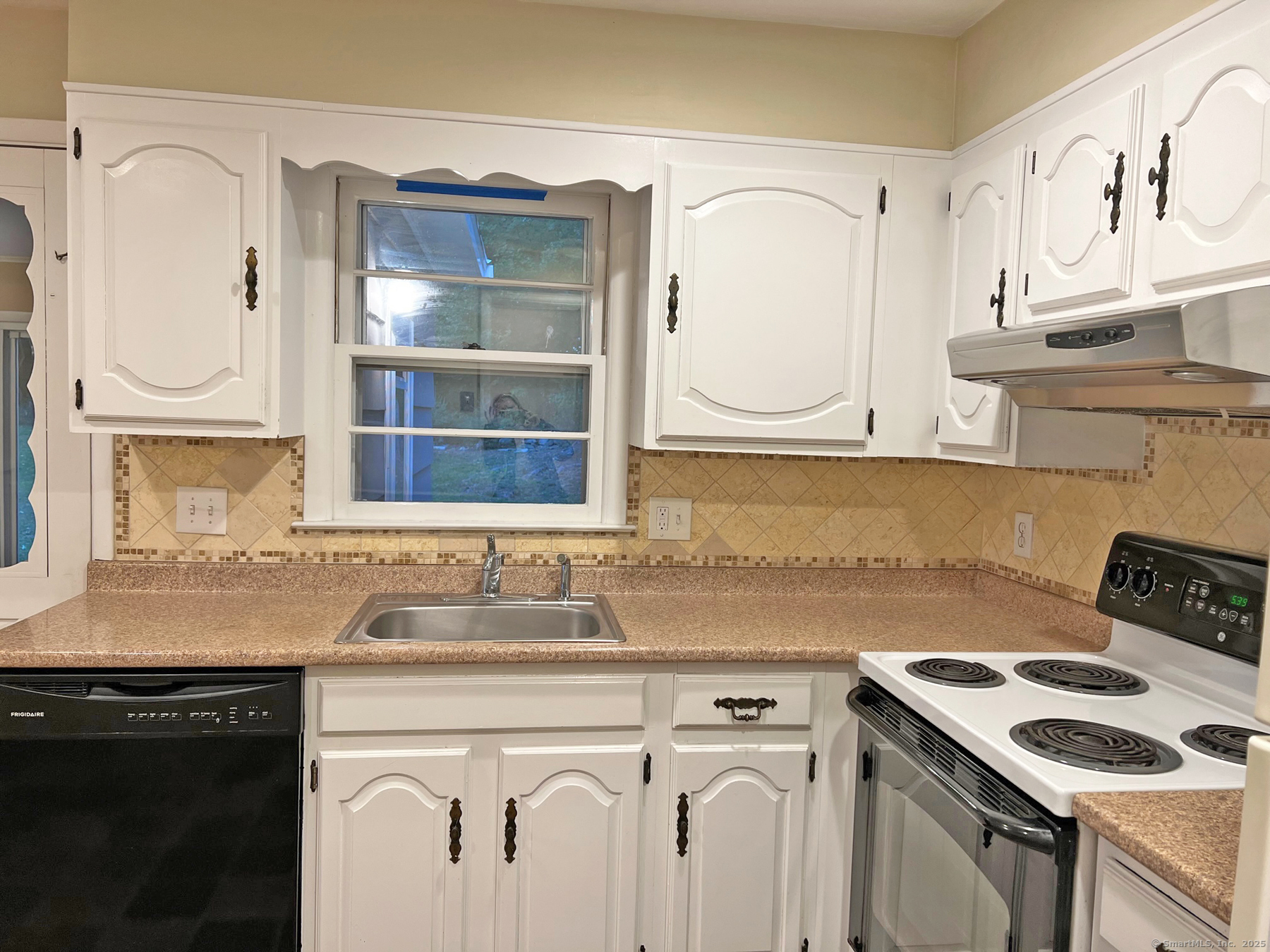 27 Westway Road Westport, CT 06880 - Photo 9 of 23