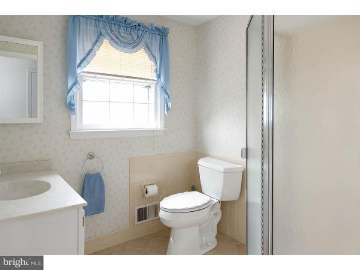 1016 Rymill Run Cherry Hill, NJ 08003 - Photo 15 of 23 Gallery Image 15