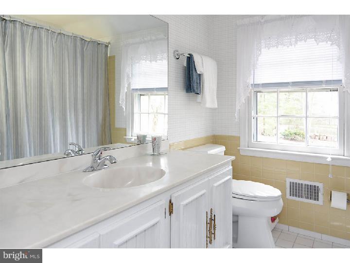 1016 Rymill Run Cherry Hill, NJ 08003 - Photo 19 of 23 Gallery Image 19