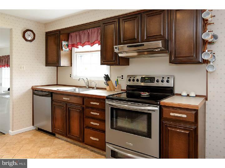 1016 Rymill Run Cherry Hill, NJ 08003 - Photo 3 of 23 Gallery Image 3