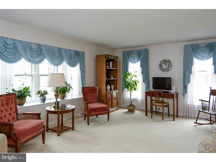 1016 Rymill Run Cherry Hill, NJ 08003 - Photo 10 of 23 Gallery Image 10