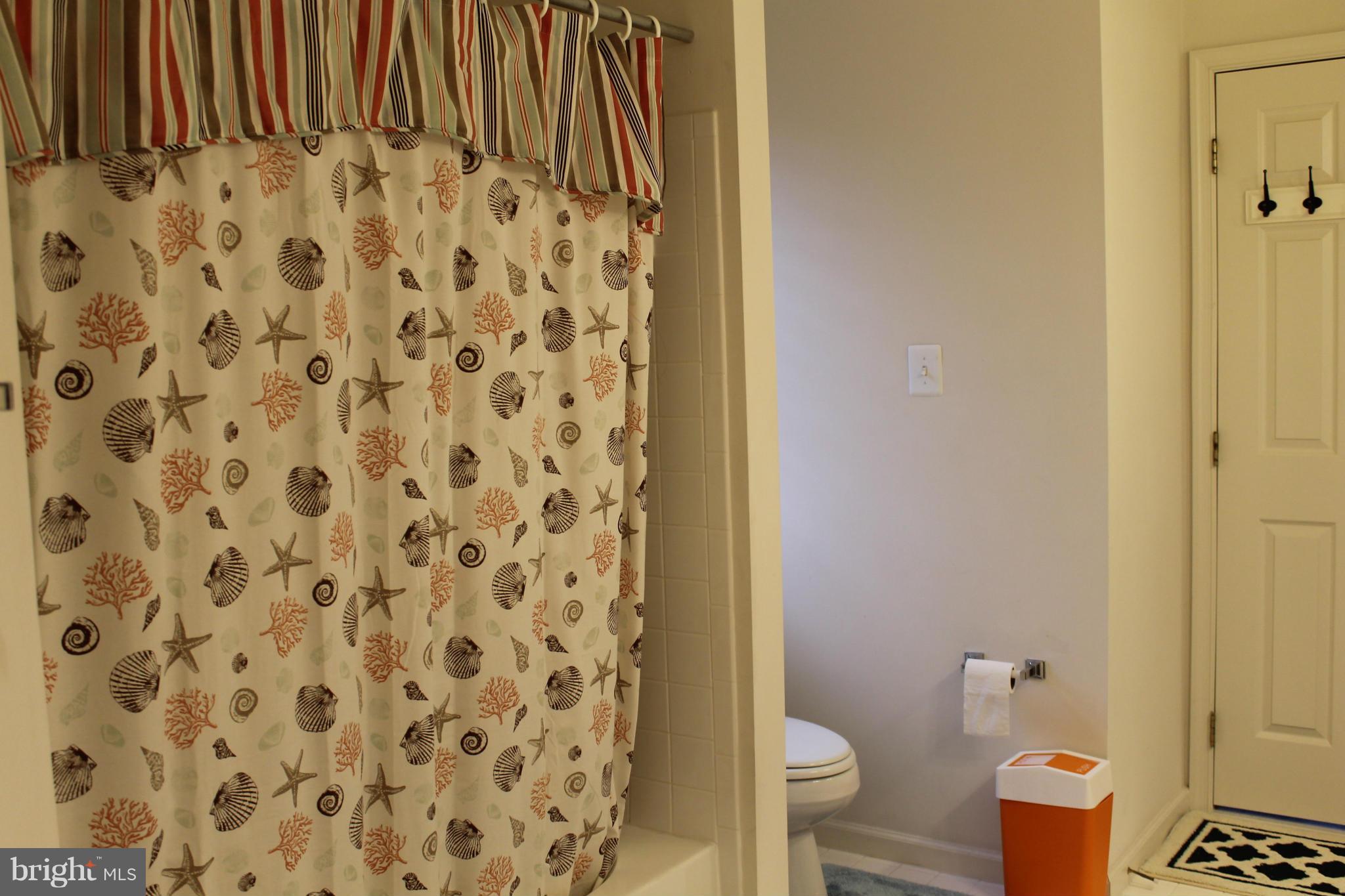 8311 Larkmeade Terrace Potomac, MD 20854 - Photo 25 of 30 Guest Bathroom