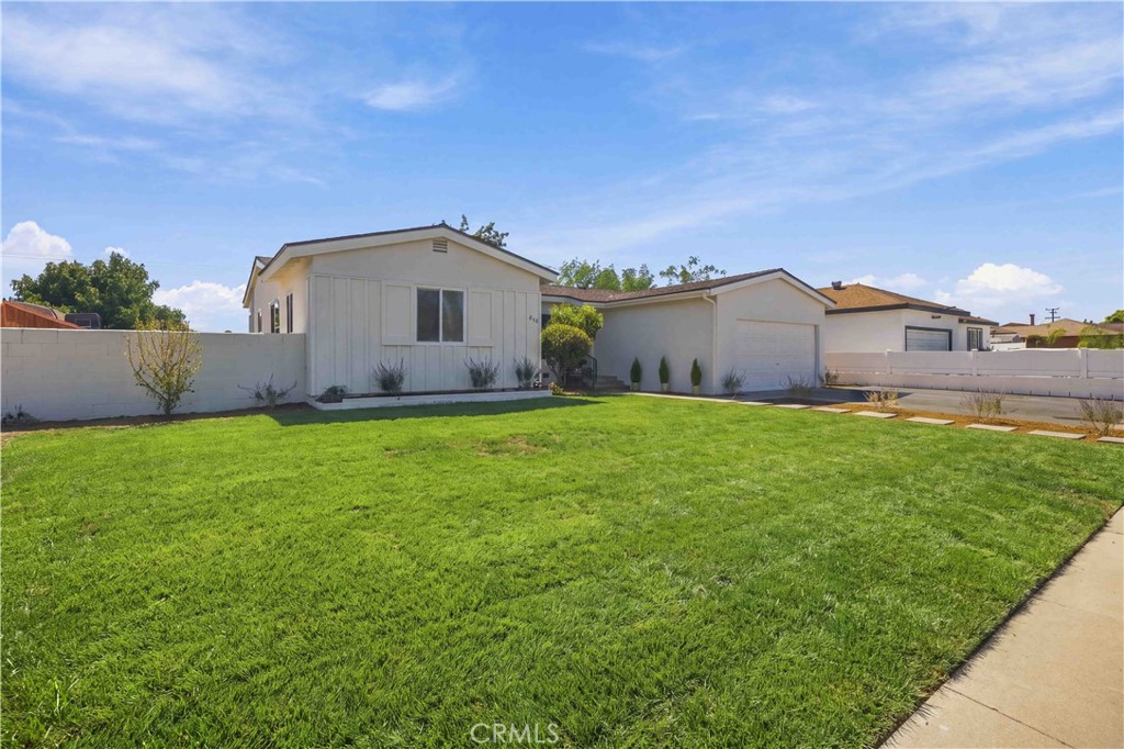 235 East Fromer Street Rialto, CA 92376 - Photo 5 of 40 Great Curb Appeal with RV access