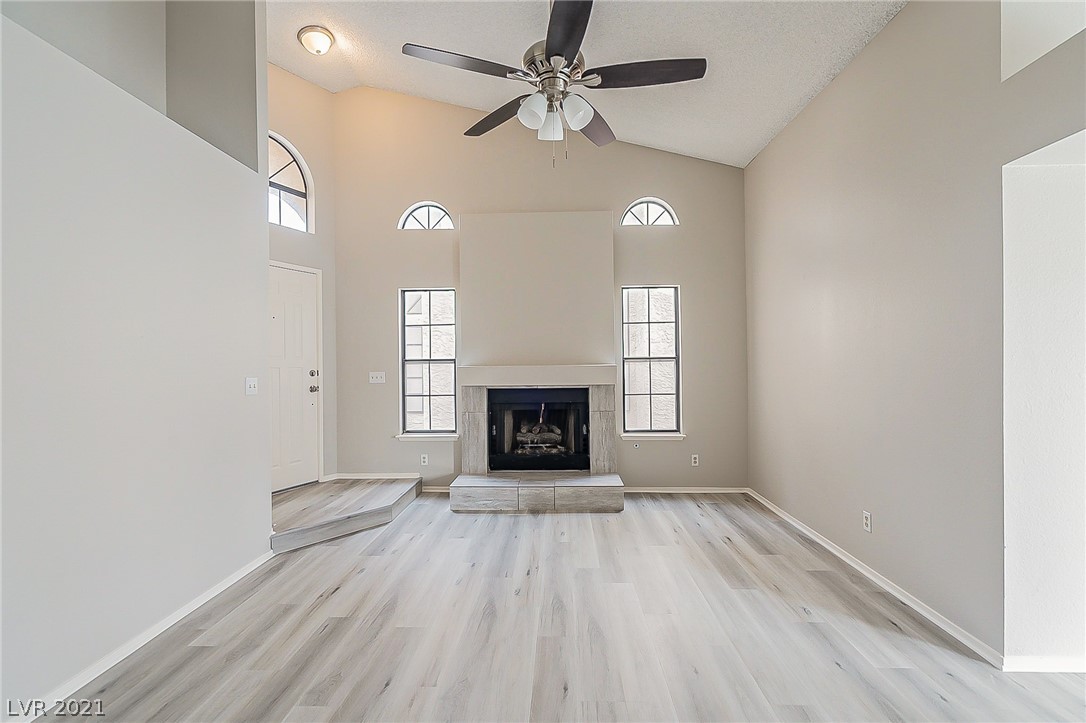 360 Rushing Creek Court Henderson, NV 89014 - Photo 5 of 15 Gallery Image 5