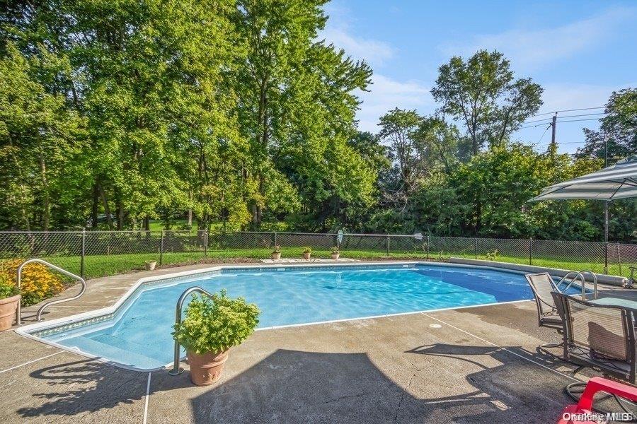 4 Greycourt Road Chester, NY 10918 - Photo 3 of 12