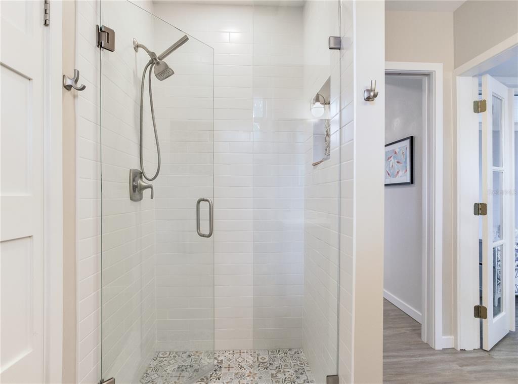 652 Ohio Place Sarasota, FL 34236 - Photo 36 of 61 a bathroom with a shower