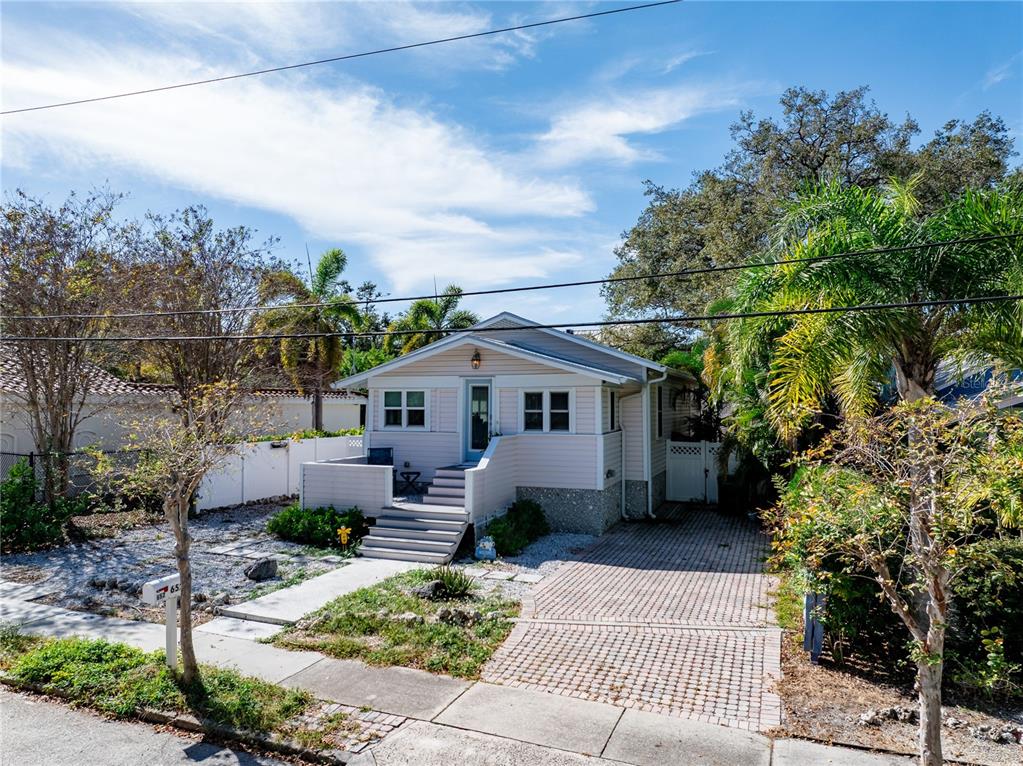 652 Ohio Place Sarasota, FL 34236 - Photo 51 of 61 a house view with a garden space