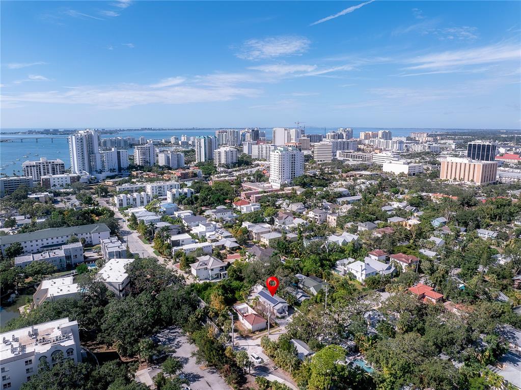 652 Ohio Place Sarasota, FL 34236 - Photo 57 of 61 a view of a city