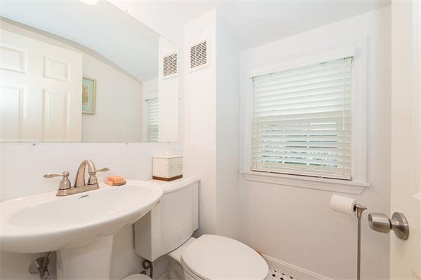 15 Grandview Road Arlington, MA 02476 - Photo 19 of 30 Gallery Image 19