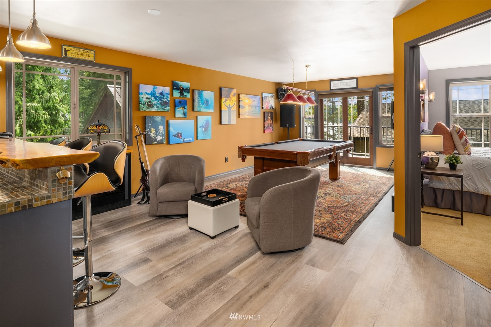 308 South Tulloch Road Snohomish, WA 98290 - Photo 31 of 40 a living room with furniture and a large window