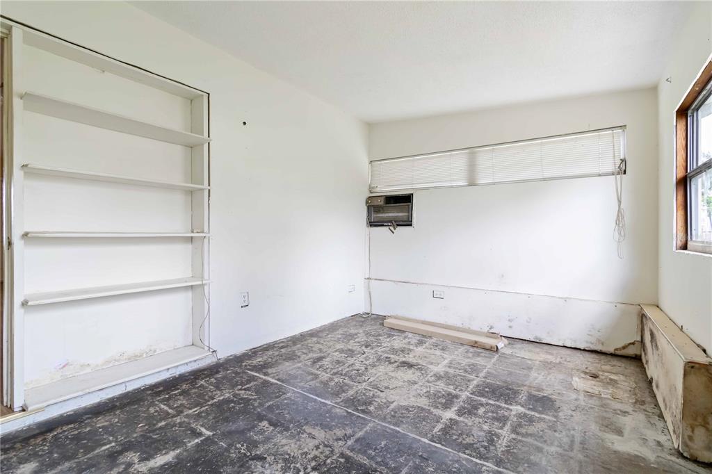 417 Glen Oak Road Venice, FL 34293 - Photo 19 of 28 Florida Room