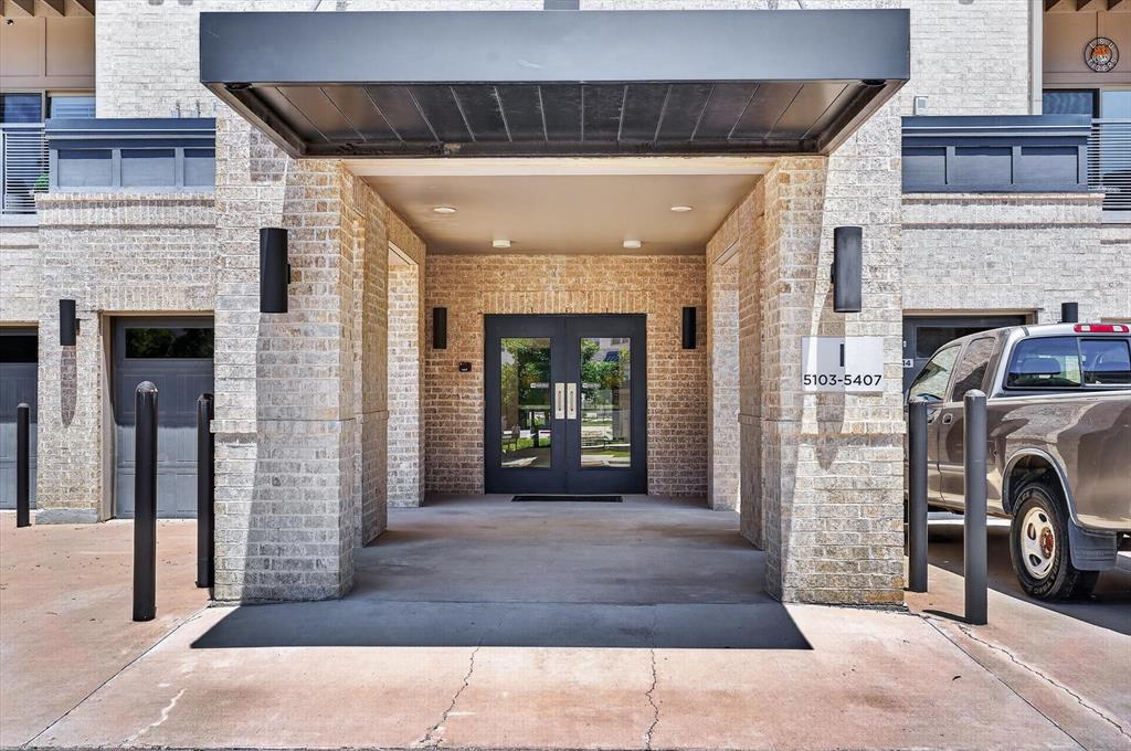 651 Watters Road, Unit 5305 Allen, TX 75013 - Photo 25 of 40 a view of a entryway of a house