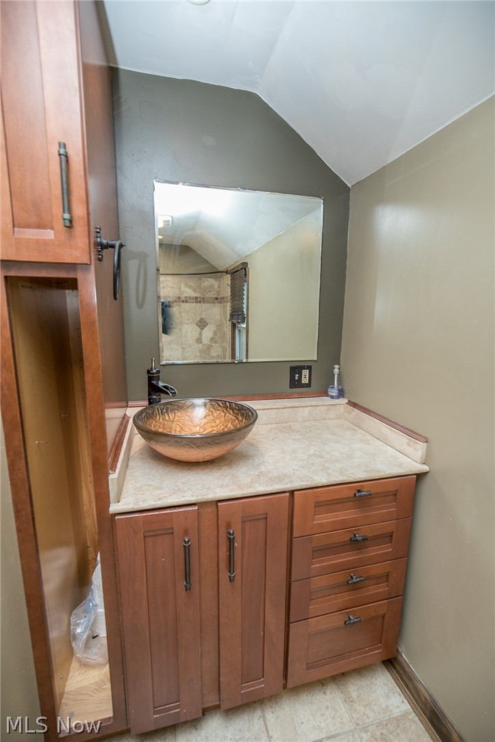 4907 Anderson Road Cleveland, OH 44124 - Photo 19 of 28