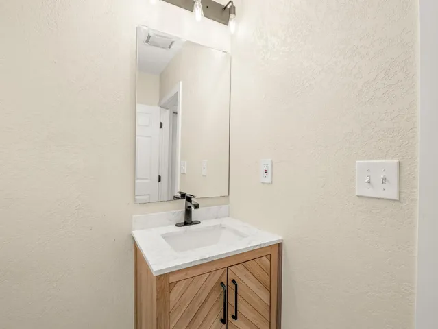 $285,000 | 4461 East Madison Avenue, Fresno, CA 93702