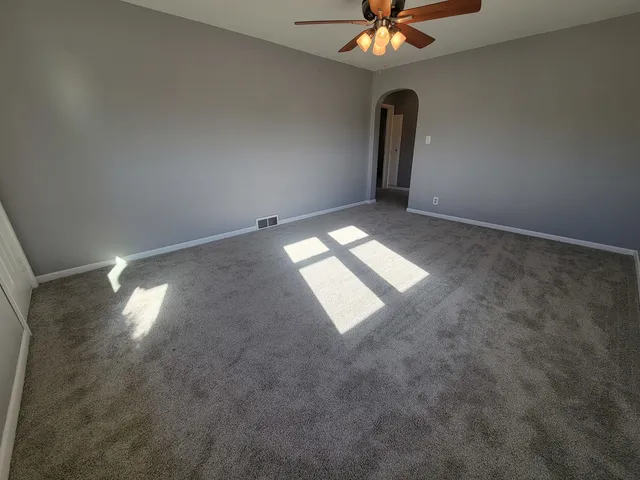 a view of empty room with window