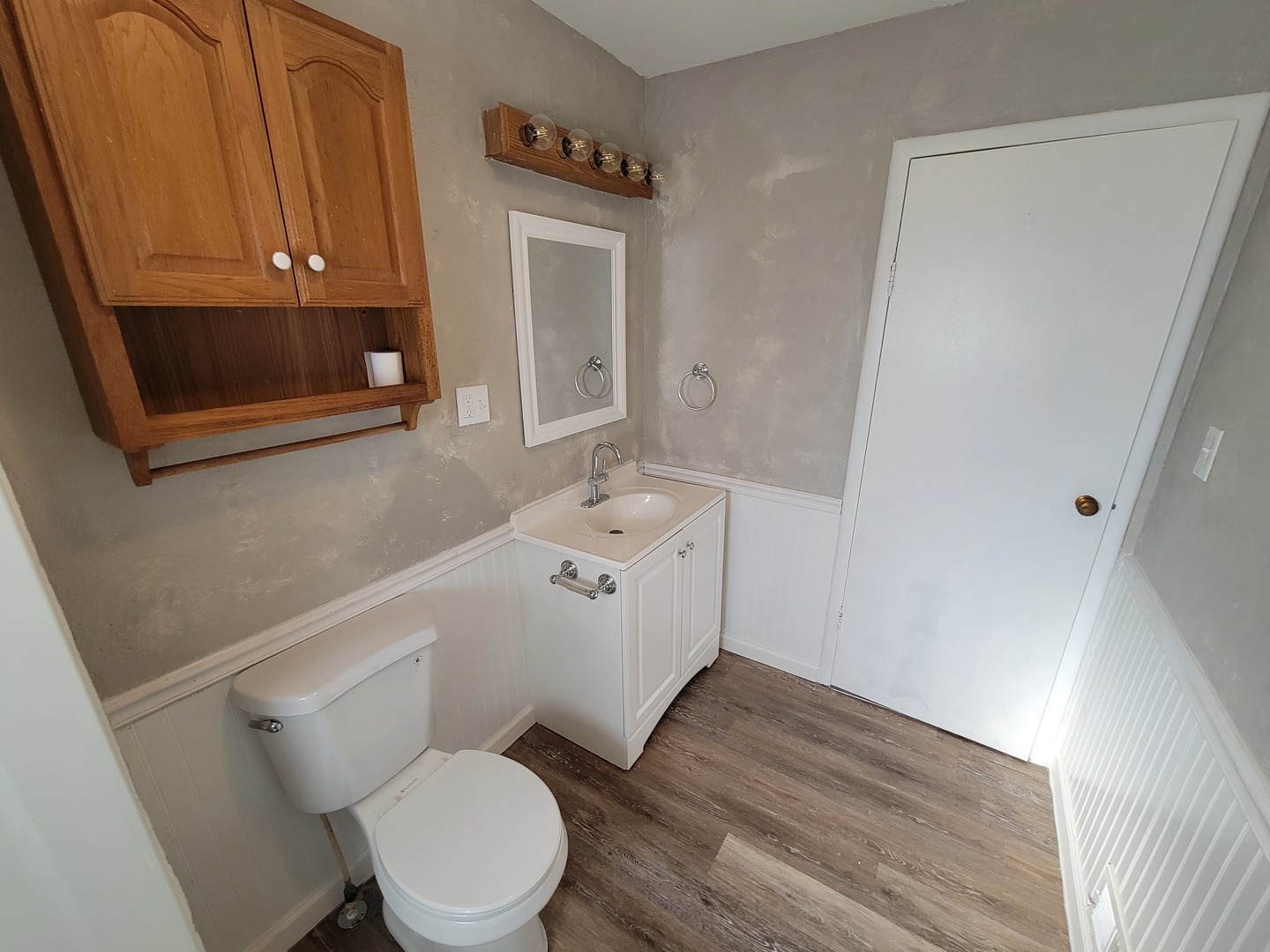 1352 Chartres Street LaSalle, IL 61301 - Photo 15 of 30 a bathroom with a toilet a sink and bathtub