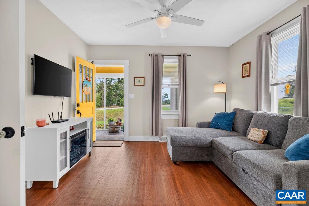 1611 Barterbrook Road Staunton, VA 24401 - Photo 5 of 29 Gallery Image 5