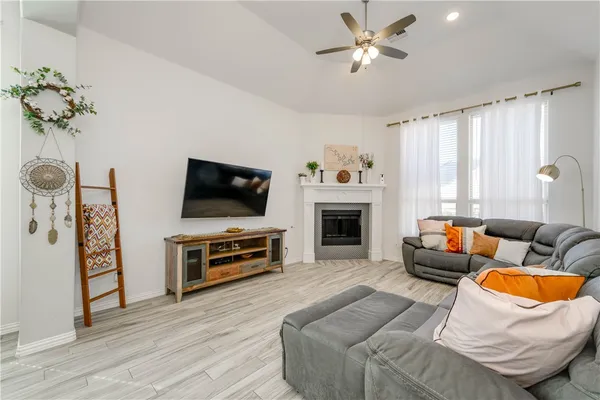 $2,800 | 4213 Vespa Cove, Leander, TX 78641