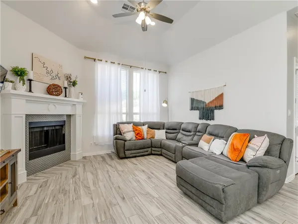 $2,800 | 4213 Vespa Cove, Leander, TX 78641