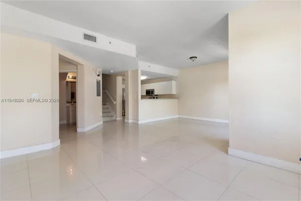 $2,800 | 11102 Northwest 83rd Street, Unit 222, Doral, FL 33178
