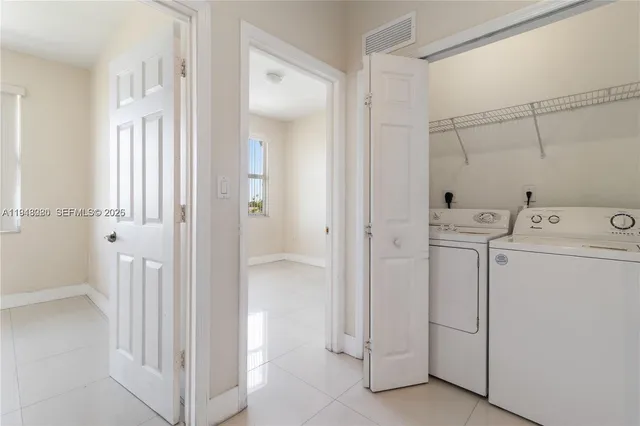 a view of utility room